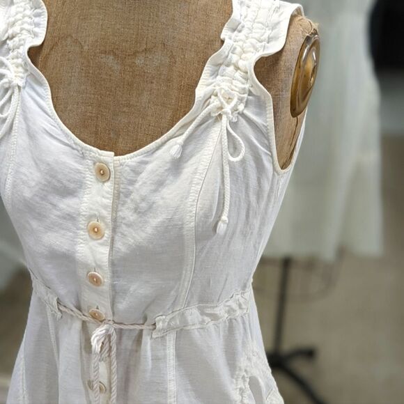 Elegant White Midi Dress - Picture 4 of 8